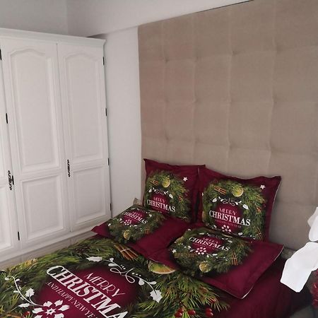 Apartament De Lux White&Red Сучеава Екстериор снимка