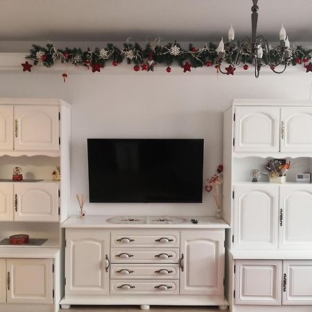 Apartament De Lux White&Red Сучеава Екстериор снимка
